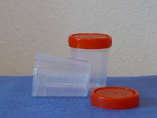 VIZELETES POHÁR STERIL PIROS CSAVAROS TETŐVEL 100 + 20 ML - 451511000
