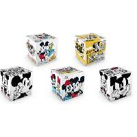 STAY TRUE MICKEY ÉS BARÁTAI PAPÍRZSEBKENDŐ DOBOZOS 56 DB 3 RÉTEGŰ 20 X 20 CM  - 470802011.STAY