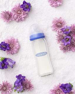 LANSINOH MOMMA CUMISÜVEG ÜVEGBŐL 240 ML KÖZEPES FOLYÁSÚ ETETŐCUMIVAL - 430404041.240